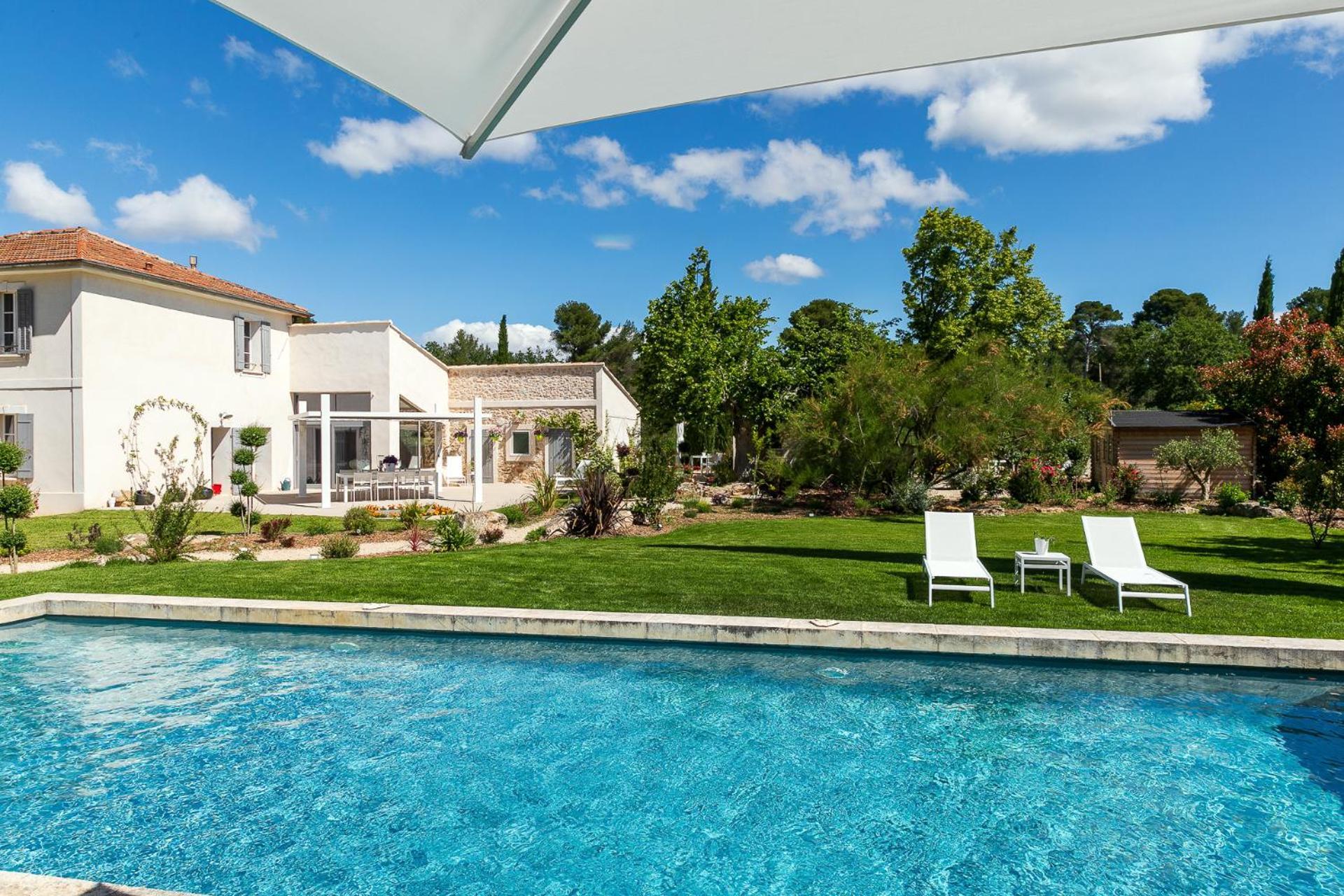 Guest house La Bastide De Damien, 5 Clefs Demeure D'exception Et Table Remarquable Dans Le Guide Teritoria, Jacuzzi Privatif, Cuisine Etoilee Dominique Frerard Aix-en-Provence