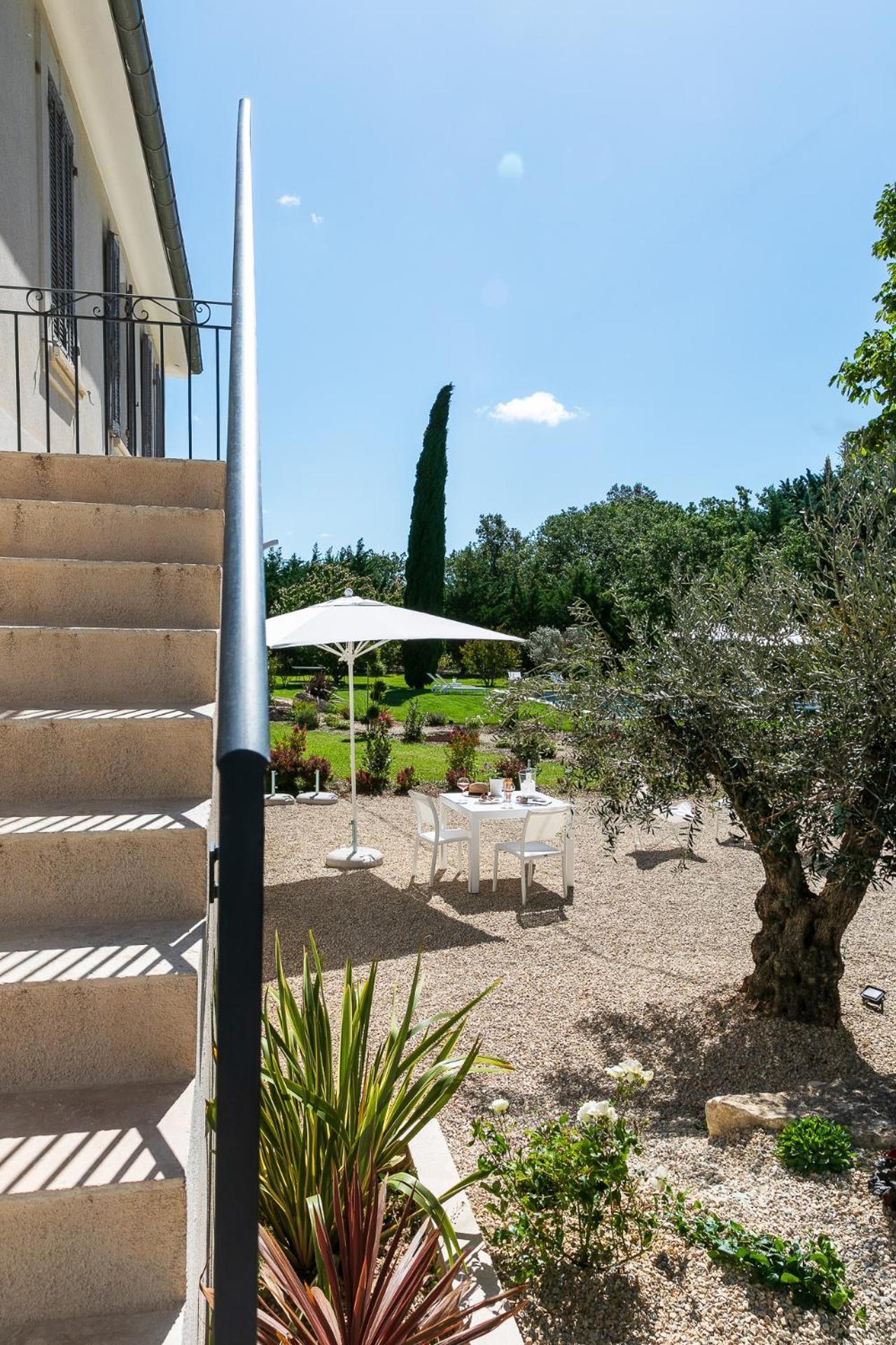 La Bastide De Damien, 5 Clefs Demeure D'exception Et Table Remarquable Dans Le Guide Teritoria, Jacuzzi Privatif, Cuisine Etoilee Dominique Frerard Affittacamere Aix-en-Provence