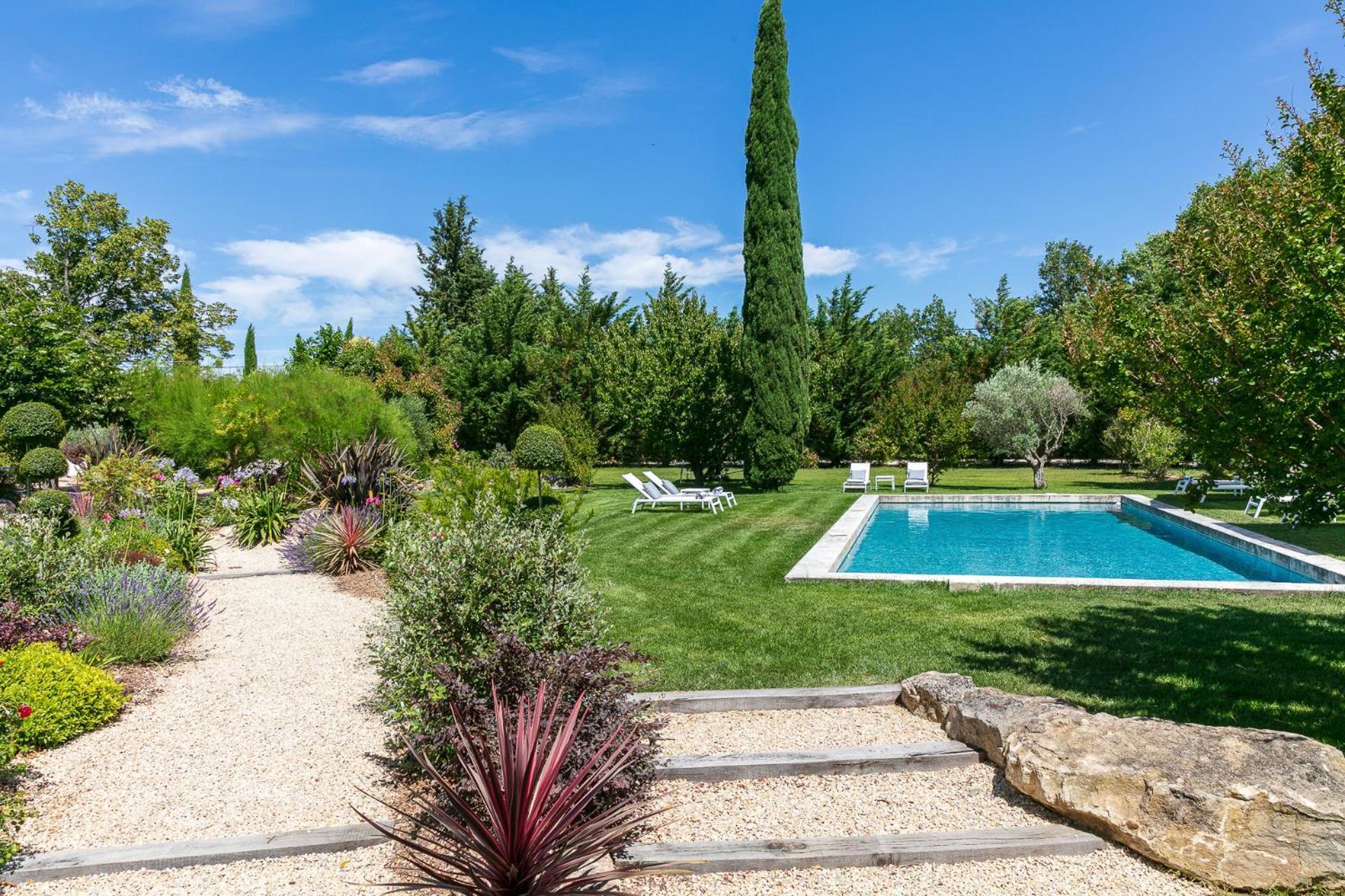 La Bastide De Damien, 5 Clefs Demeure D'exception Et Table Remarquable Dans Le Guide Teritoria, Jacuzzi Privatif, Cuisine Etoilee Dominique Frerard Aix-en-Provence
