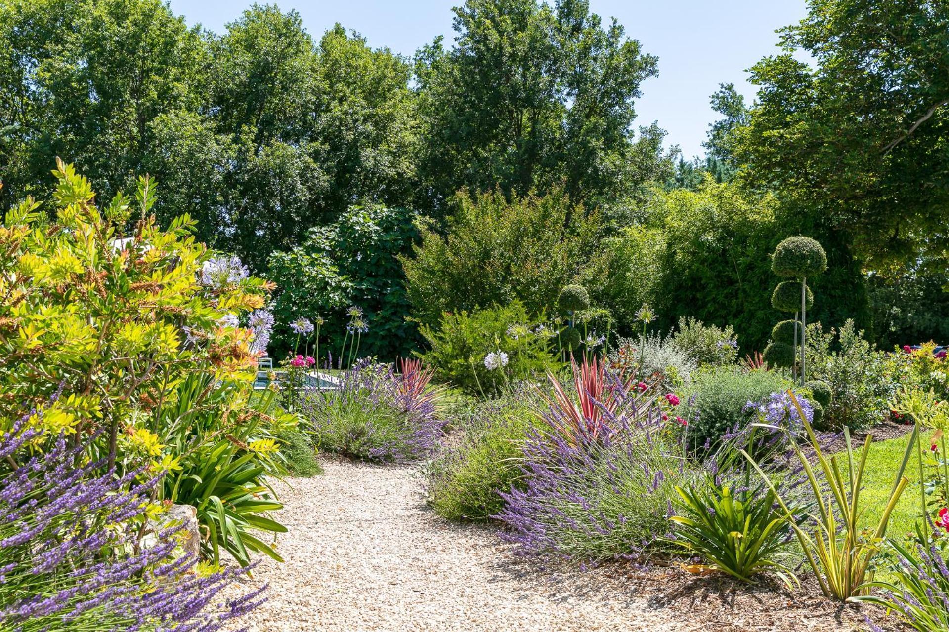 La Bastide De Damien, 5 Clefs Demeure D'exception Et Table Remarquable Dans Le Guide Teritoria, Jacuzzi Privatif, Cuisine Etoilee Dominique Frerard Guest house 5*
