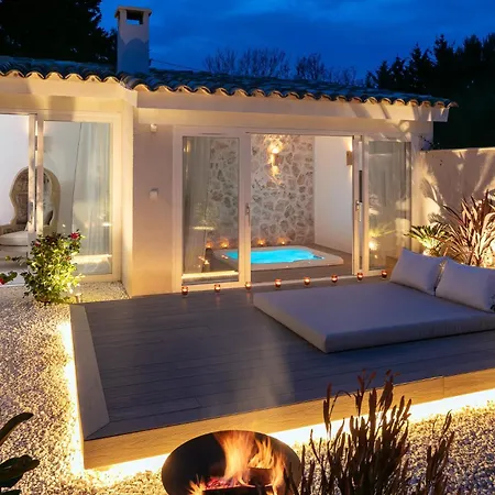 La Bastide De Damien, 5 Clefs Demeure D'Exception Et Table Remarquable Dans Le Guide Teritoria, Jacuzzi Privatif, Cuisine Etoilee Dominique Frerard Hotel Aix-en-Provence Exterior photo